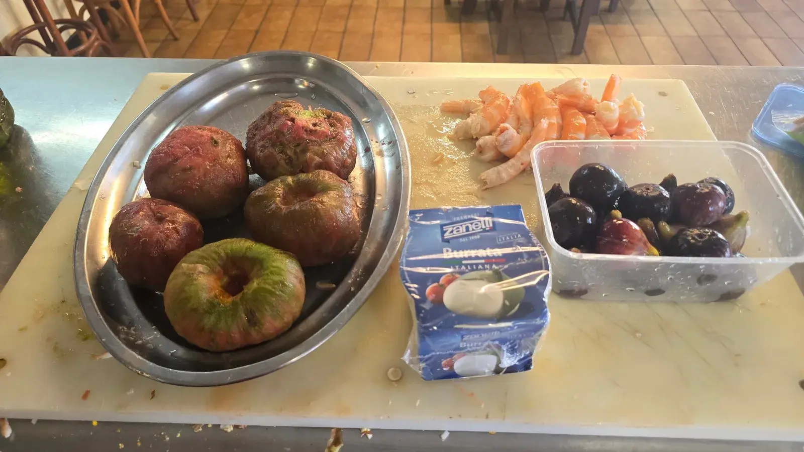 Ensalada de Higos, Langostinos y Burrata