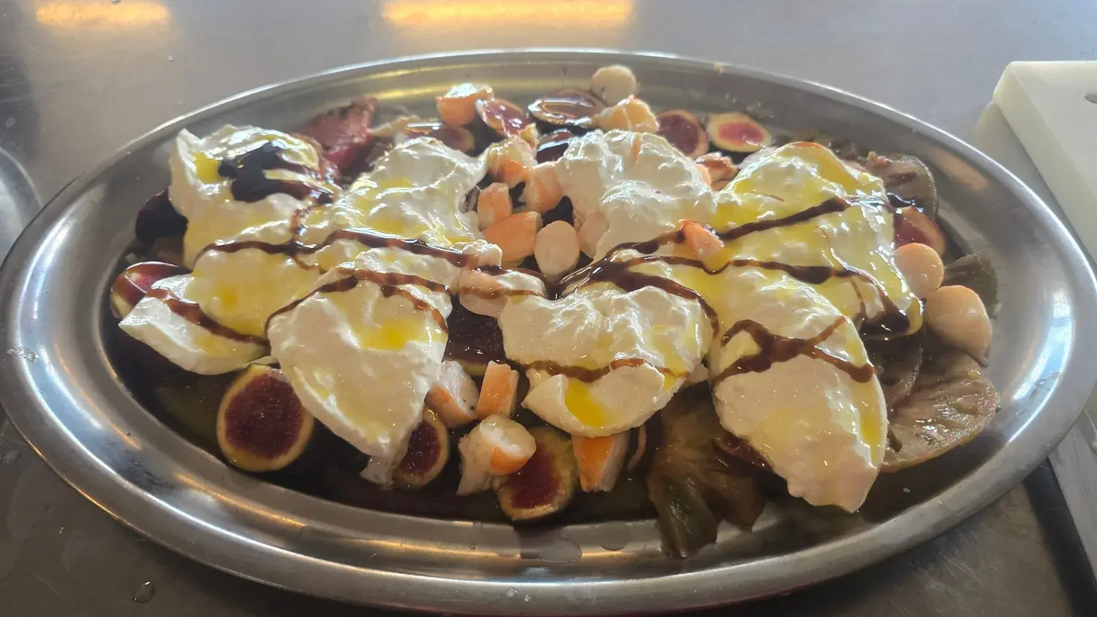 Ensalada de Higos, Langostinos y Burrata